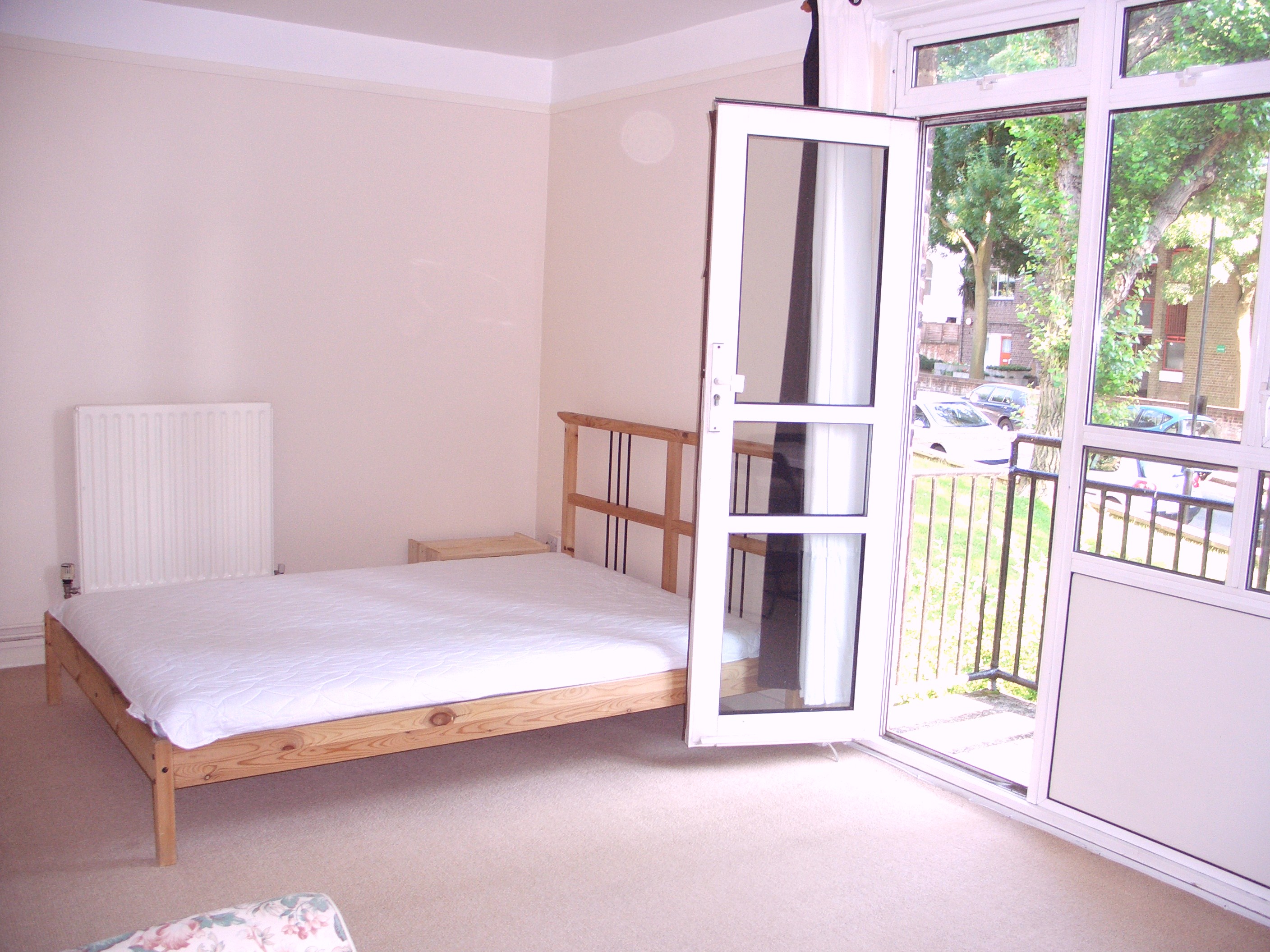 Bright Spacious Studio Apartment, London NW6 The Online Letting