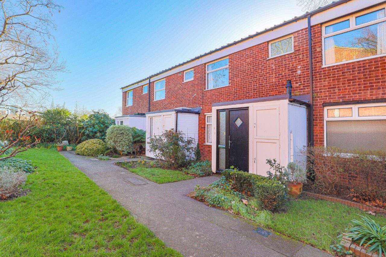 Three Bedroom Modern Span House in Blackheath Cator Estate