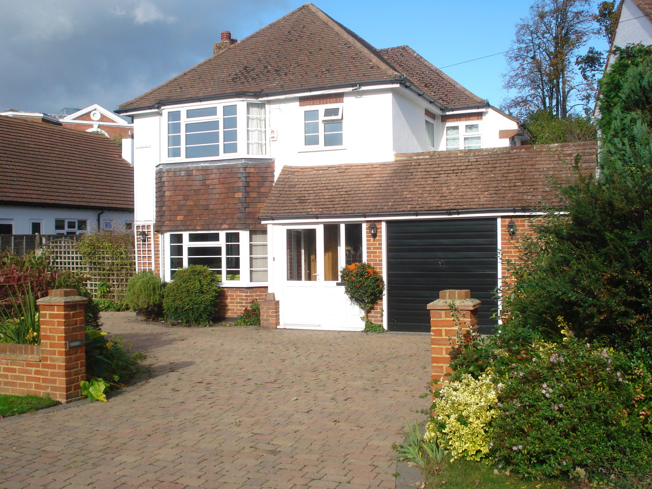 3 bedroom detached house in private road in Epsom The Online Letting