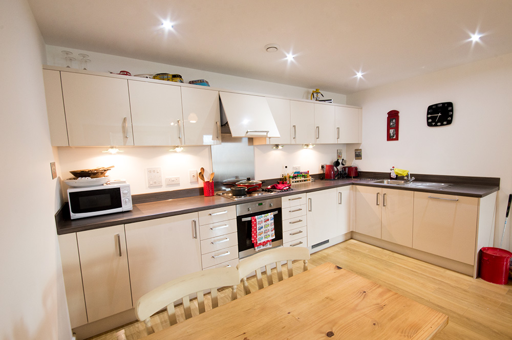 Modern 2 Bedroom Apartment to Rent in Woking The Online Letting