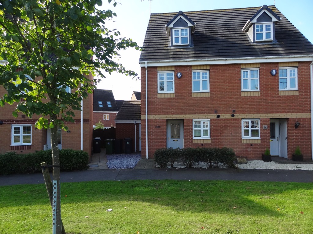 Immaculate Refurbished Family Home in Bermuda Park, Nuneaton The Online Letting Agents Ltd