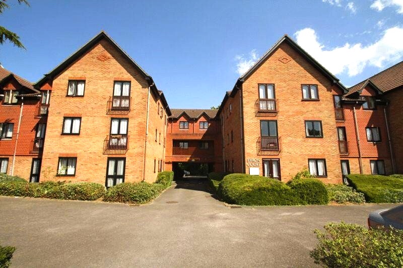 Two Bedroom Apartment, Lower Hill Lane, Southampton, 500m to Central Station The Online
