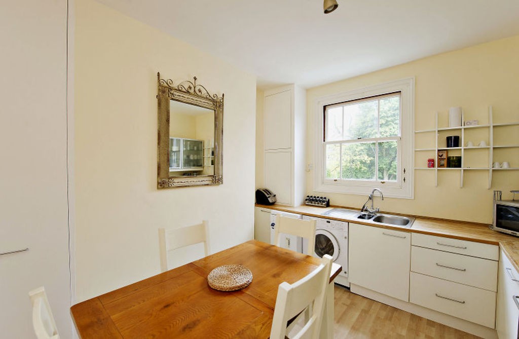 Spacious Upper with Two Double Bedrooms and Roof Terrace W12 The Online Letting