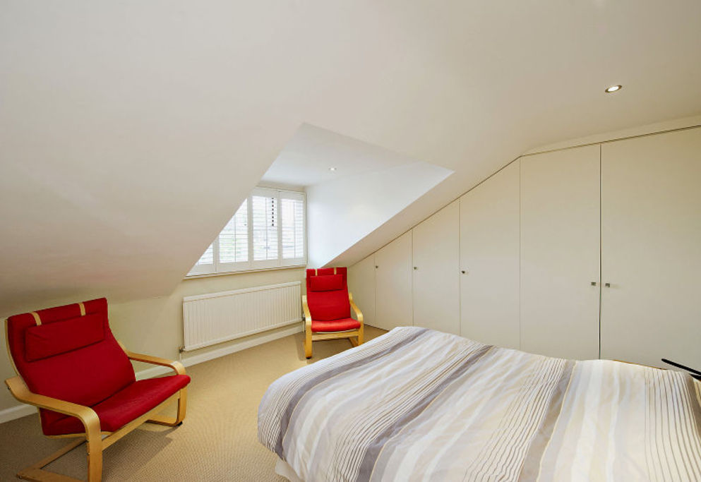 Spacious Upper with Two Double Bedrooms and Roof Terrace W12 The Online Letting