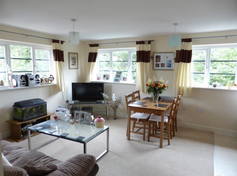 2 Bedroom Apartment to Rent in Farnborough The Online Letting Agents Ltd