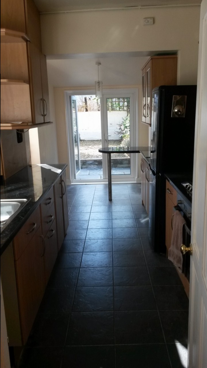 Lovely Two Bed Terraced House To Let by Victoria Park The Online