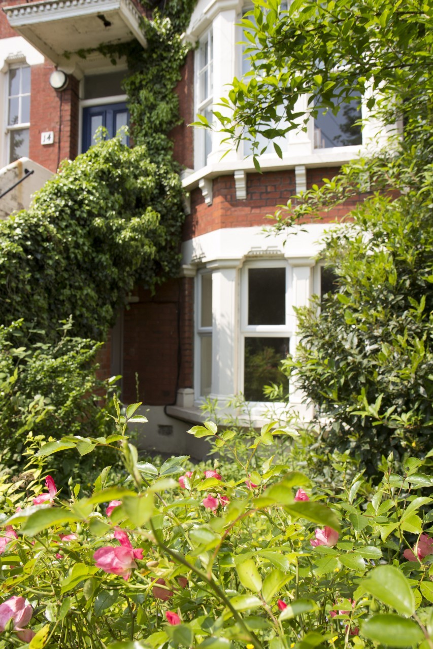 Well Presented 2 Bed Ground Floor Garden Apartment in South Croydon