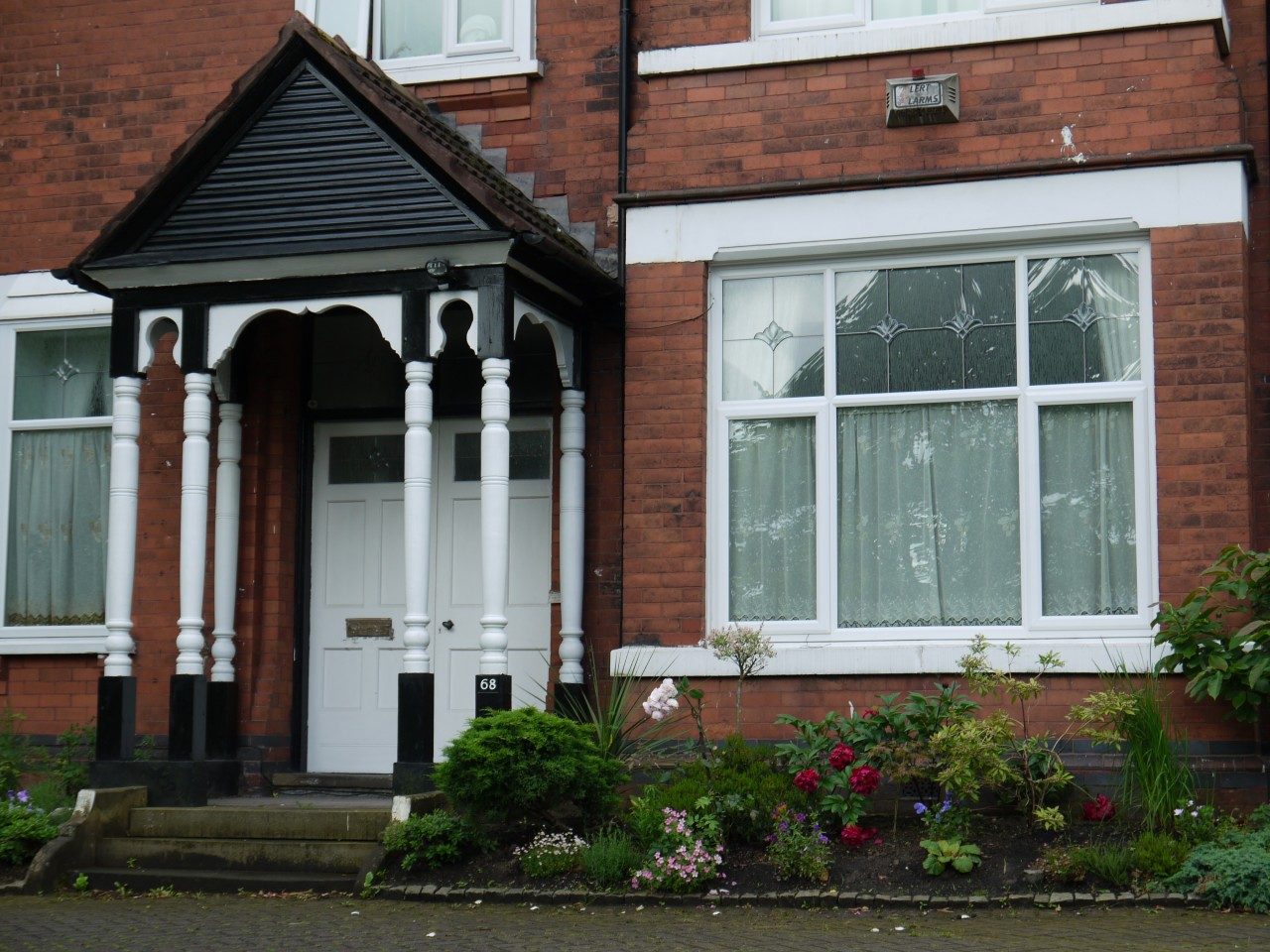 1/2 Bed Large Flat to Let in Swinton, Manchester The Online Letting