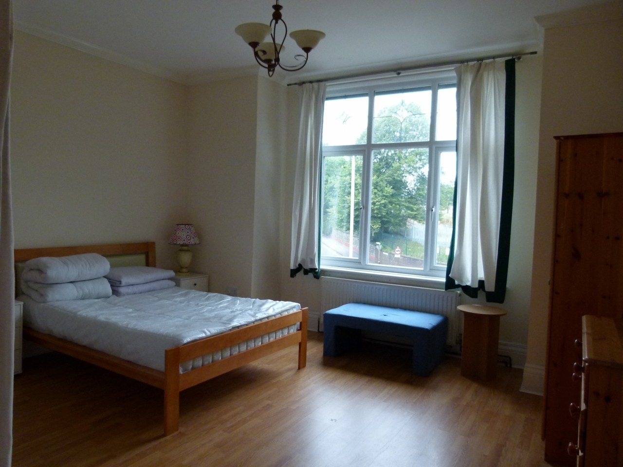 1/2 Bed Large Flat to Let in Swinton, Manchester The Online Letting