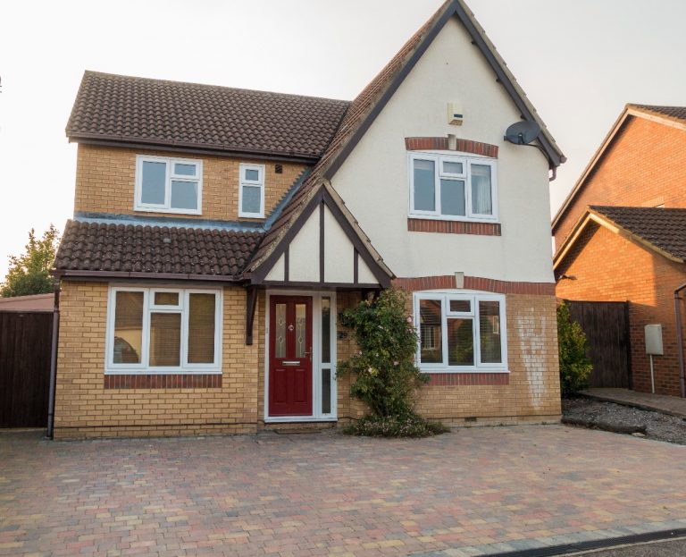Very Well Presented 4 Bed Detached Home, in the Sought after Village of