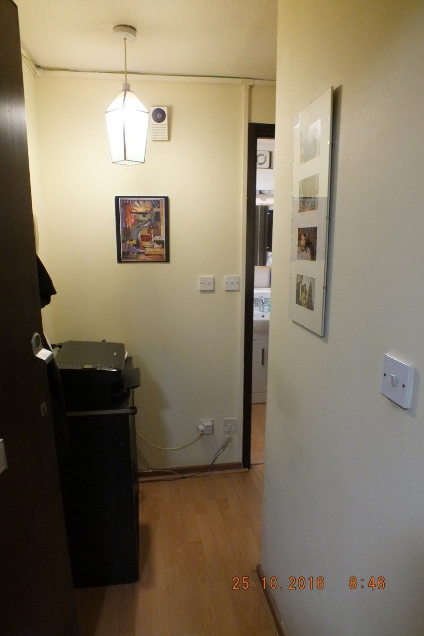 Brilliant Large Studio Flat to Rent in Feltham with Separate Kitchen