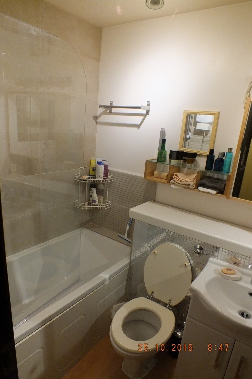 Brilliant Large Studio Flat to Rent in Feltham with Separate Kitchen