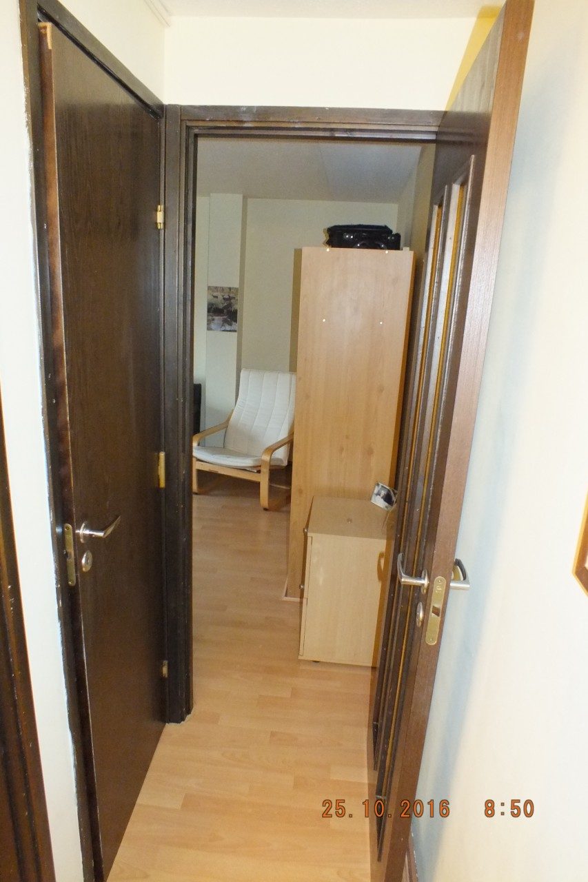 Brilliant Large Studio Flat to Rent in Feltham with Separate Kitchen