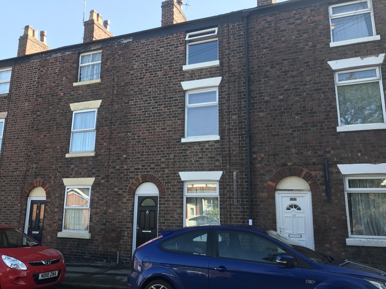 Substantial Four Bedroomed Weavers Cottage To Let in Macclesfield The