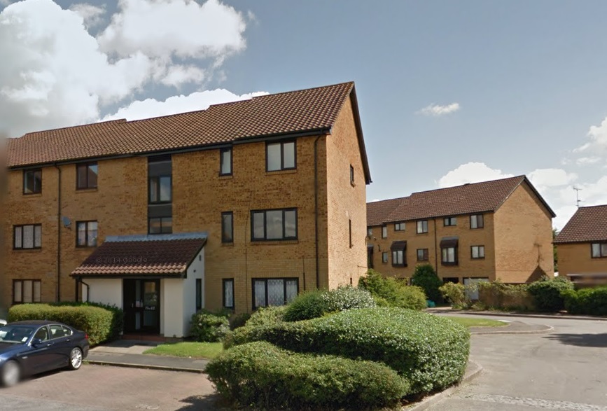 Brilliant Large Studio Flat to Rent in Feltham with Separate Kitchen