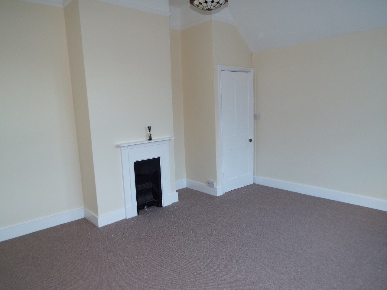 Well Presented One Bedroom Apartment to Rent in Farnborough The