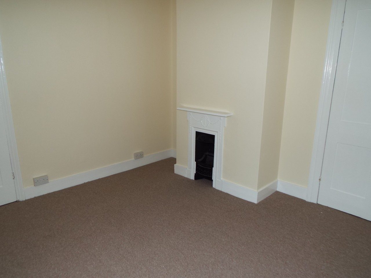 Well Presented One Bedroom Apartment to Rent in Farnborough The