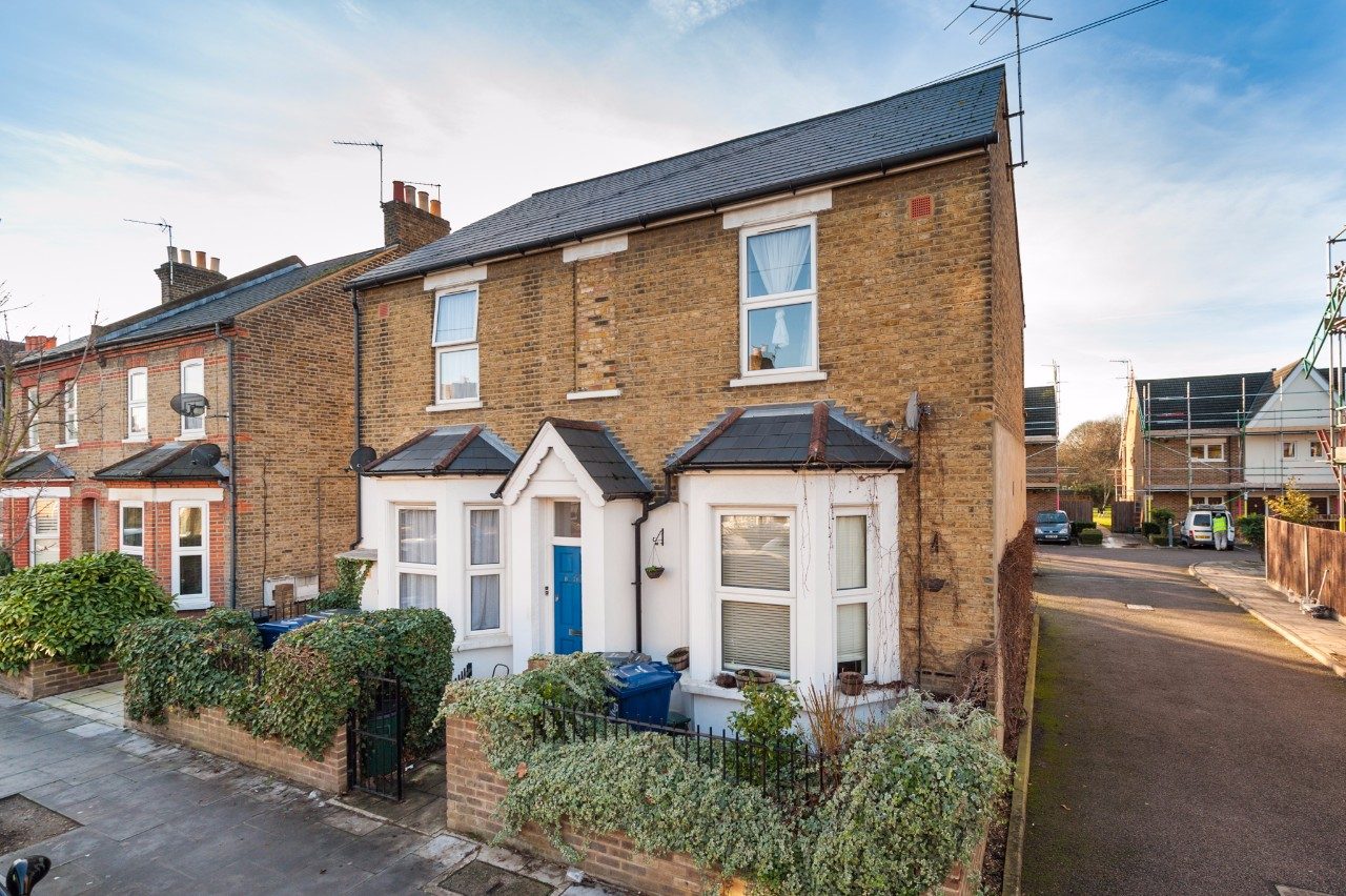 A Spacious Two Bed Semi Detached House with Parking to Rent in Hanwell