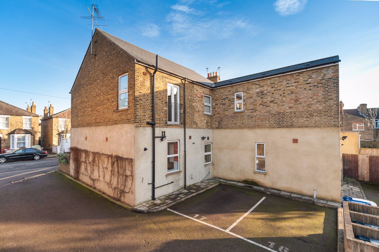 A Spacious Two Bed Semi Detached House with Parking to Rent in Hanwell