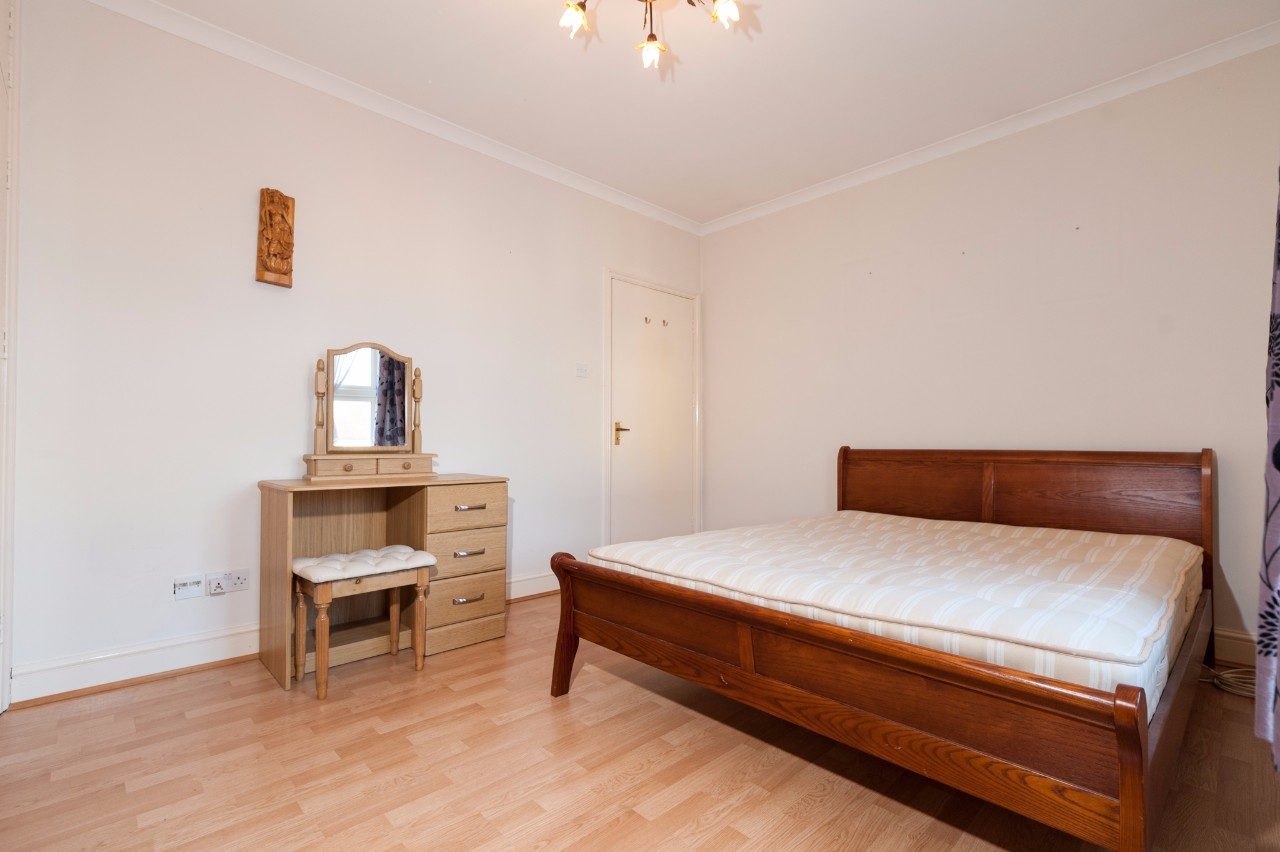 A Spacious Two Bed Semi Detached House with Parking to Rent in Hanwell