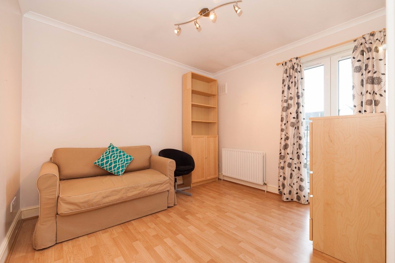A Spacious Two Bed Semi Detached House with Parking to Rent in Hanwell