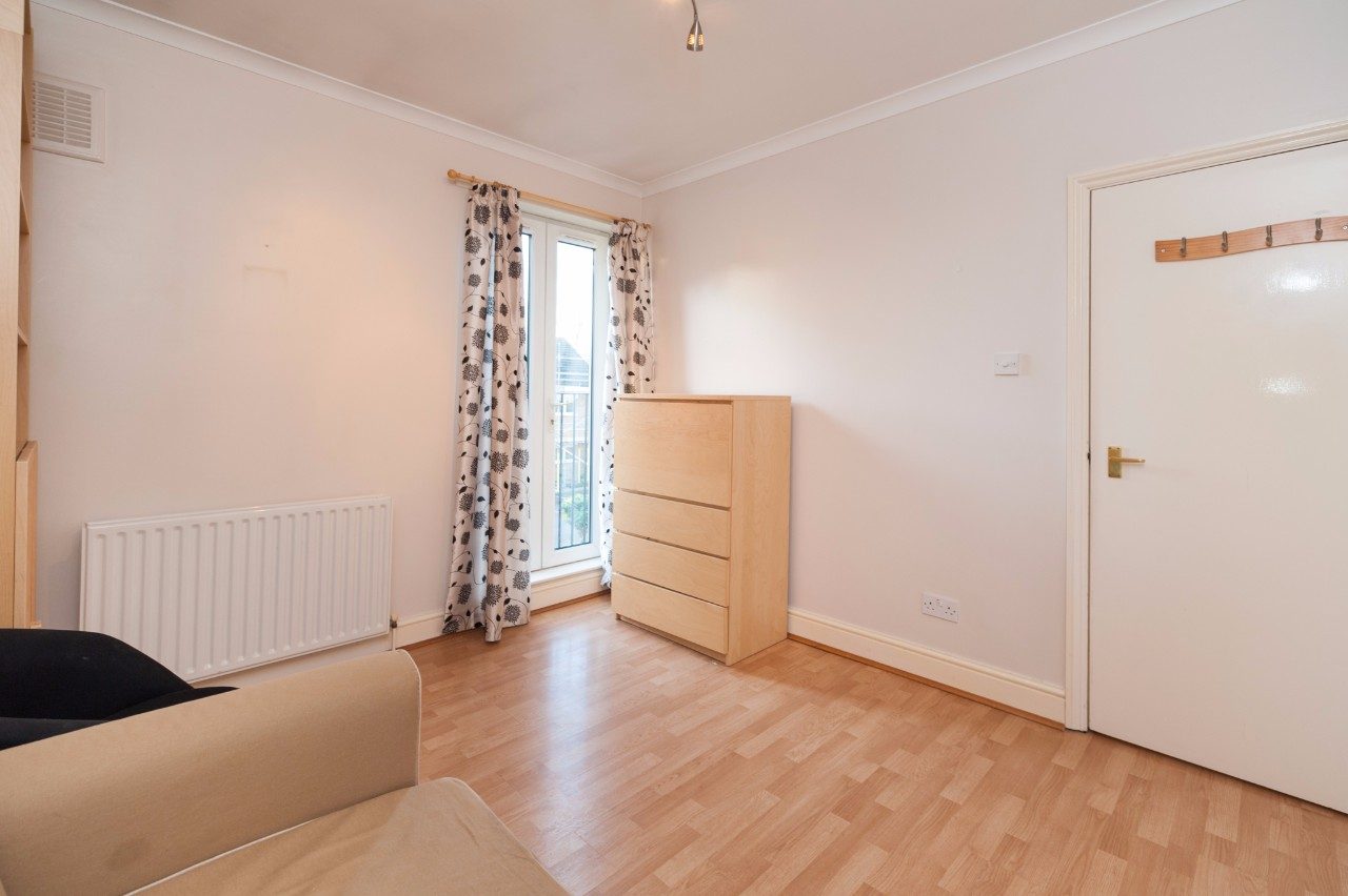 A Spacious Two Bed Semi Detached House with Parking to Rent in Hanwell