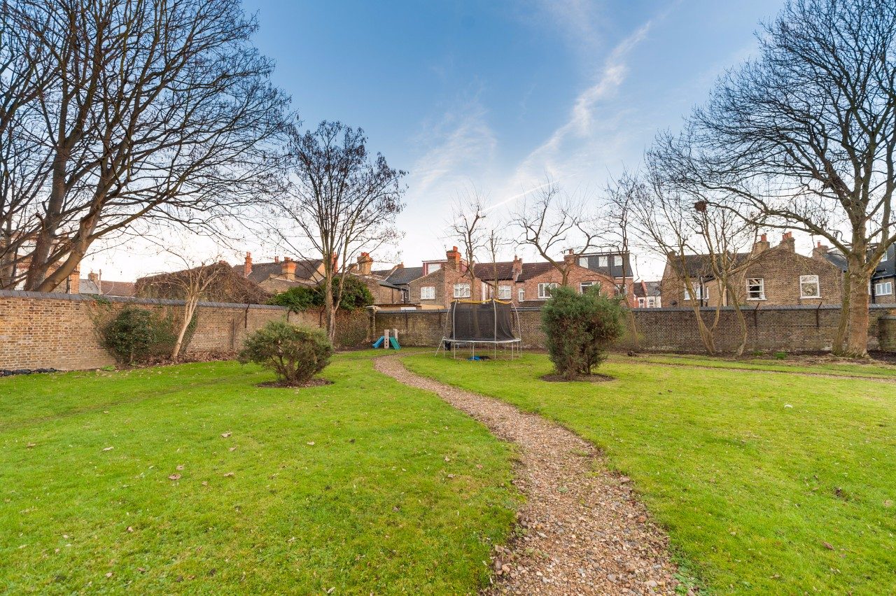 A Spacious Two Bed Semi Detached House with Parking to Rent in Hanwell