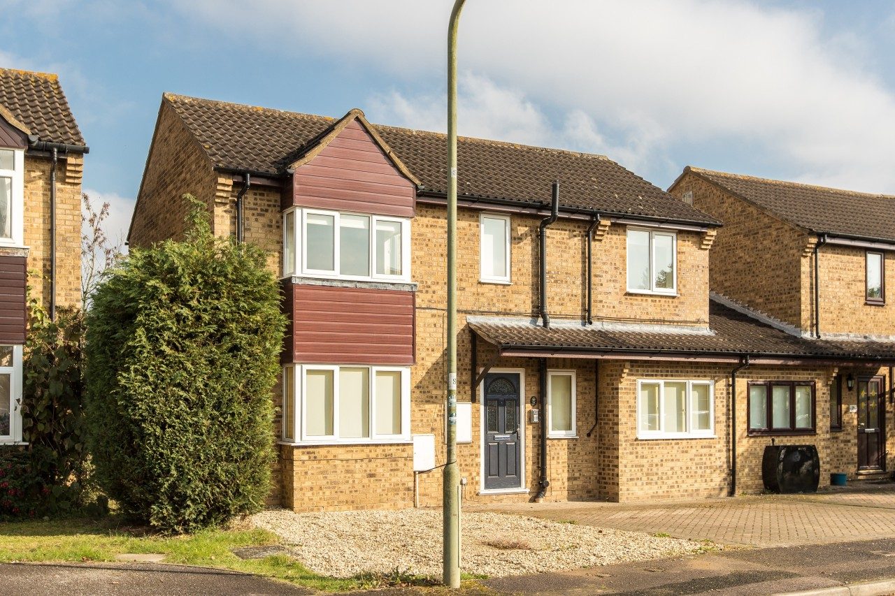 Ensuite Double Room in Beautiful House in Bicester Council Tax and