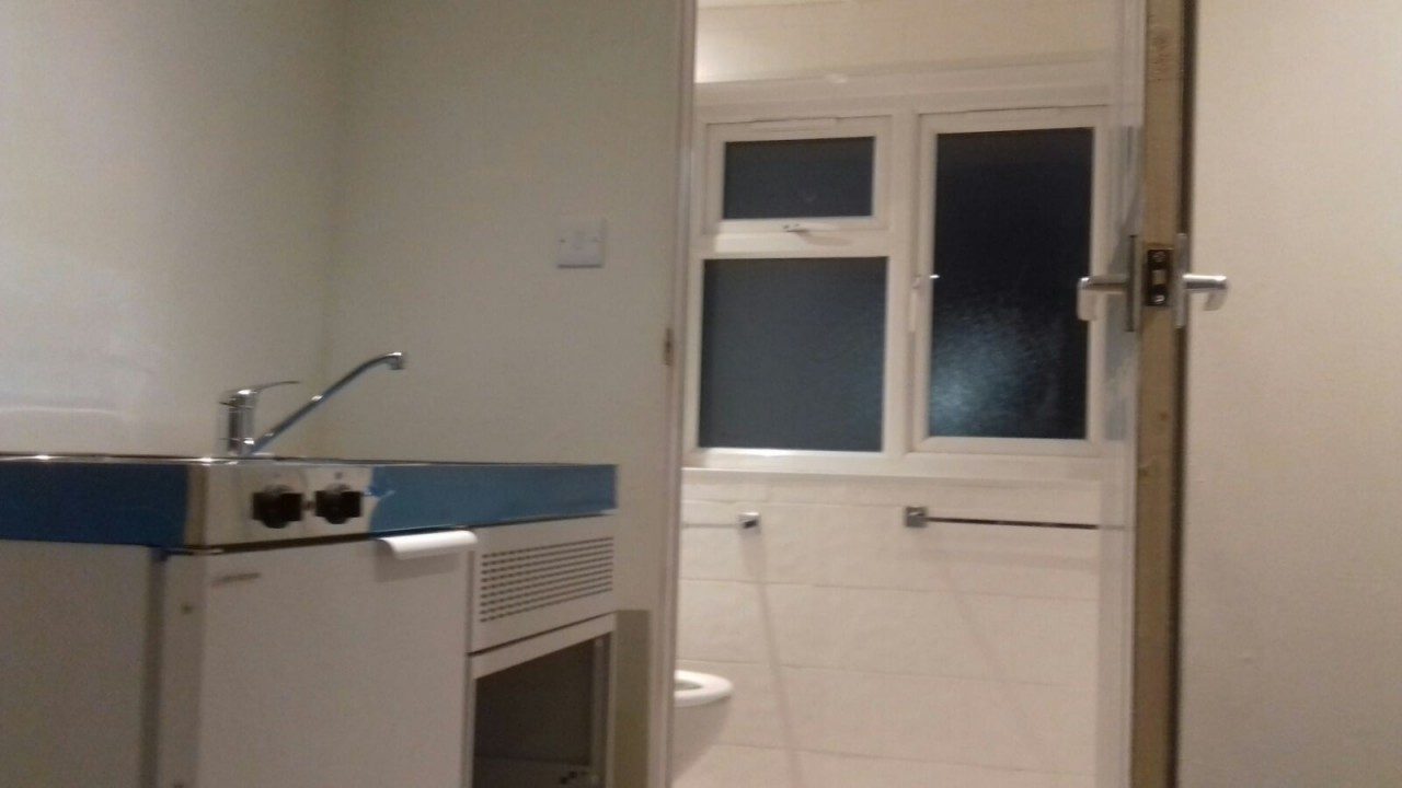 Studio Flat To Let in Mitcham Close to Eastfields Station The