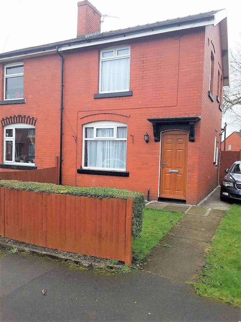 2 Bedroom SemiDetached House to Rent in Brandlesholme, Bury The