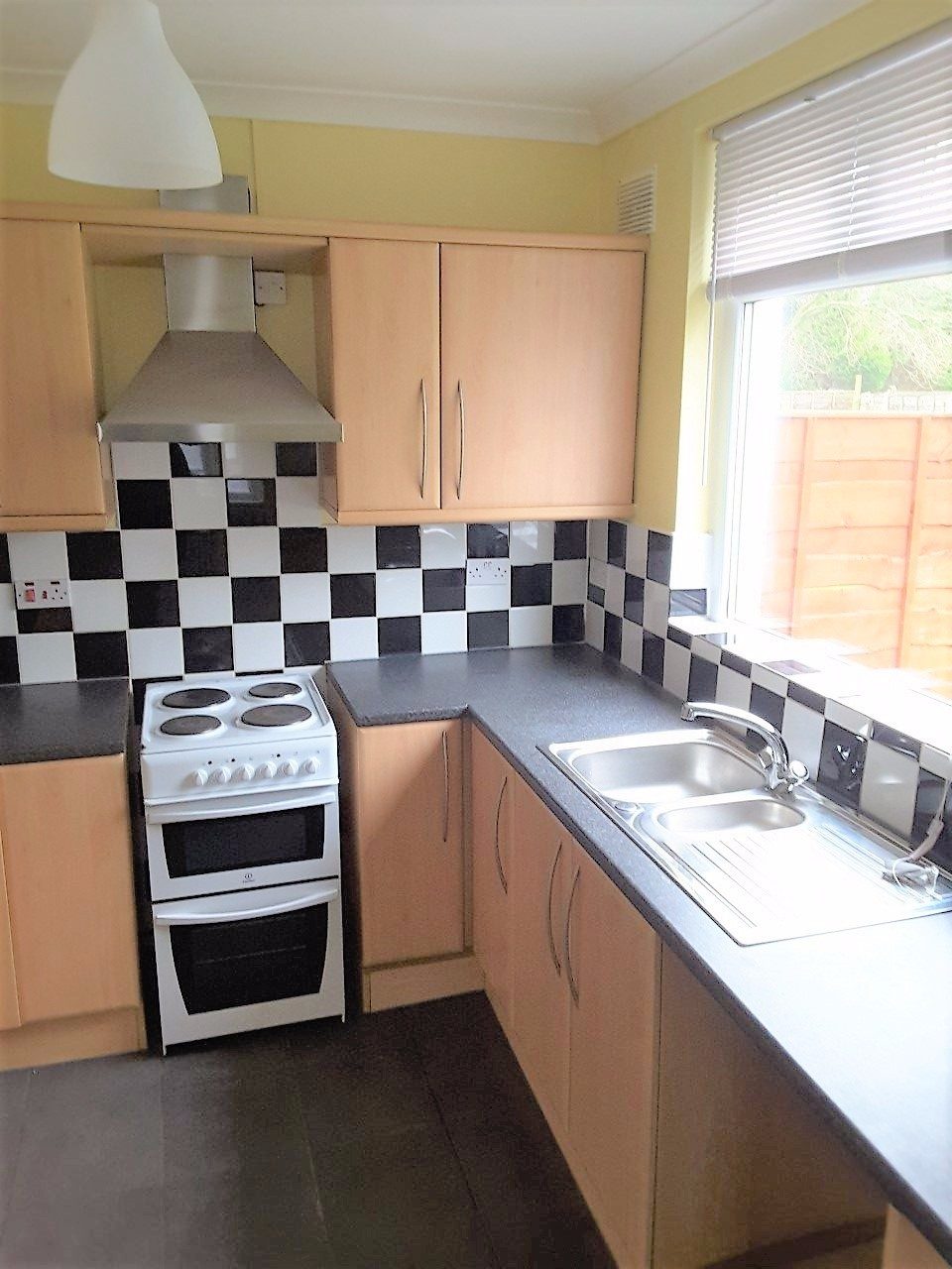 2 Bedroom SemiDetached House to Rent in Brandlesholme, Bury The