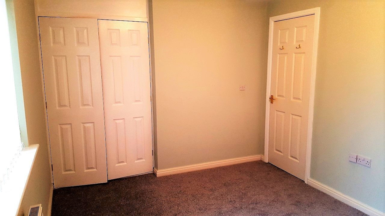 Exceptional Three Bedroom Semi Detatched Property House to Rent in