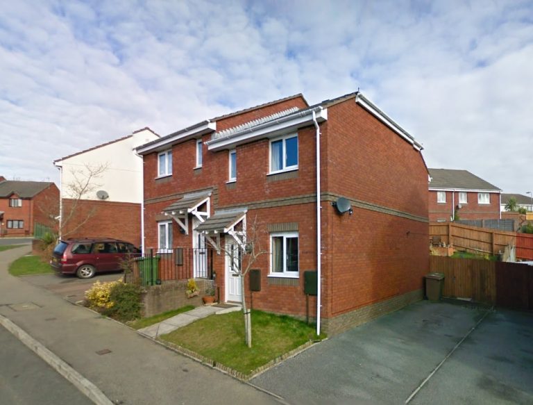 2 Bed SemiDetached House to Rent in Plymouth The Online Letting