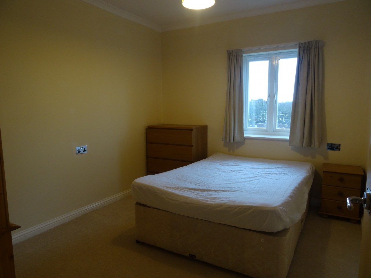 Bright and Spacious 2 Bed Flat to Rent in Hackney Wick The Online
