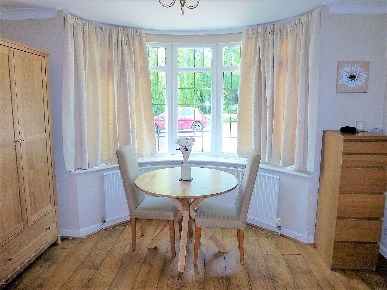 Double Room to Rent in Large Sunny Detached House in Alcester The