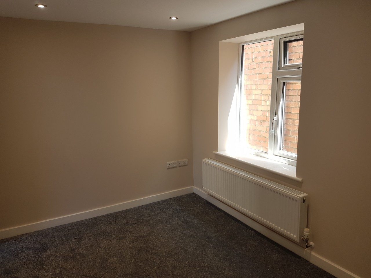 Completely Refurbished First Floor Flat To Let Close to Macclesfield