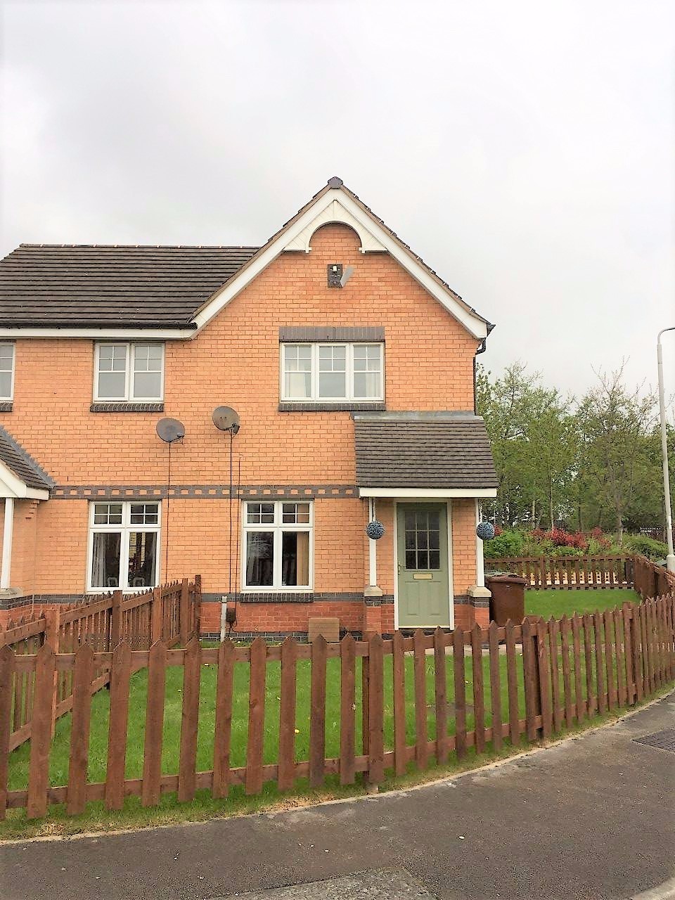 Idyllic 2 Bed SemiDetached House to Let in Bramley, Leeds The Online