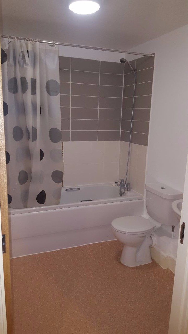 Two Bedroom Apartment To Let in Popular Kingsquarter Development