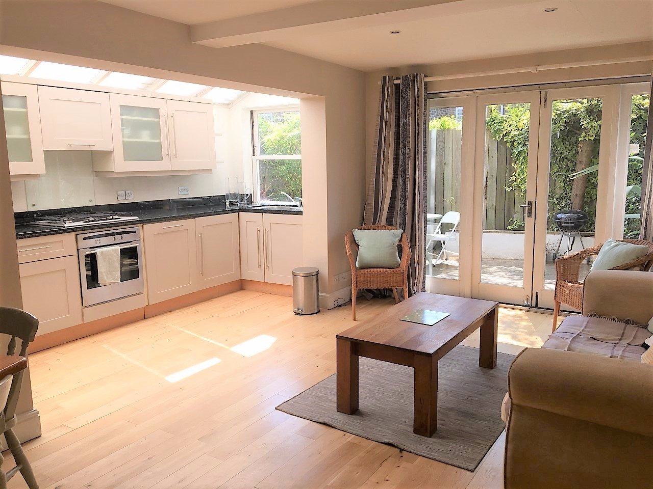 Ground Floor Apartment To Let in SW18 Amazing Location with Excellent