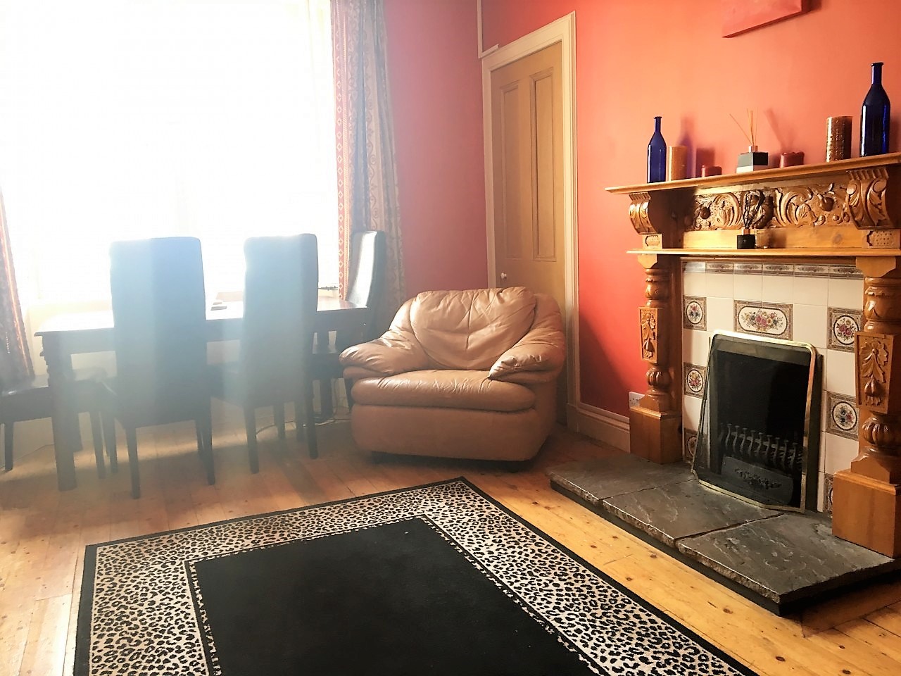 Fully Furnished Large 5 Bed Property To Let in Central Galashiels, also