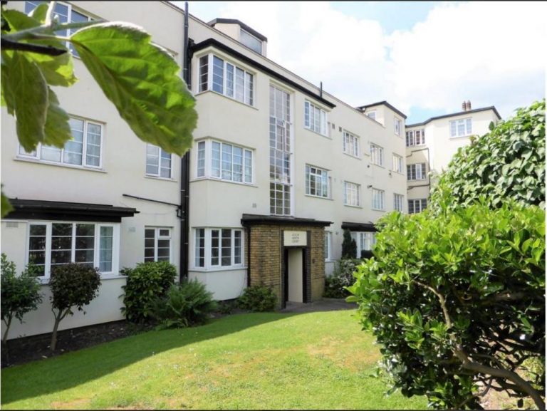 Newly Refurbished 2 Bedroom Ground Floor Flat To Let in Leigh On Sea