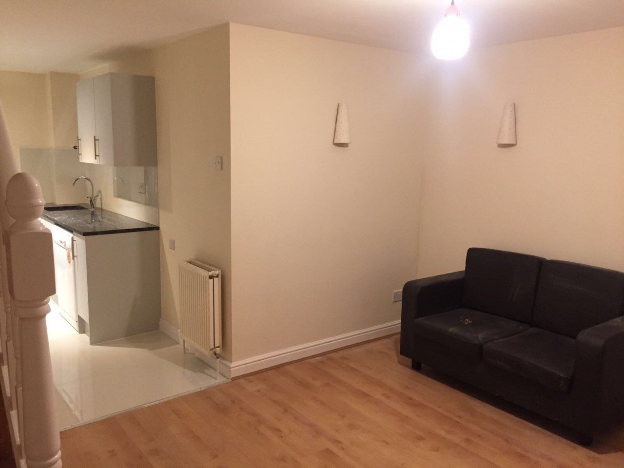 One Bedroom House to Let in Leigh Hunt Drive, Southgate N14 The