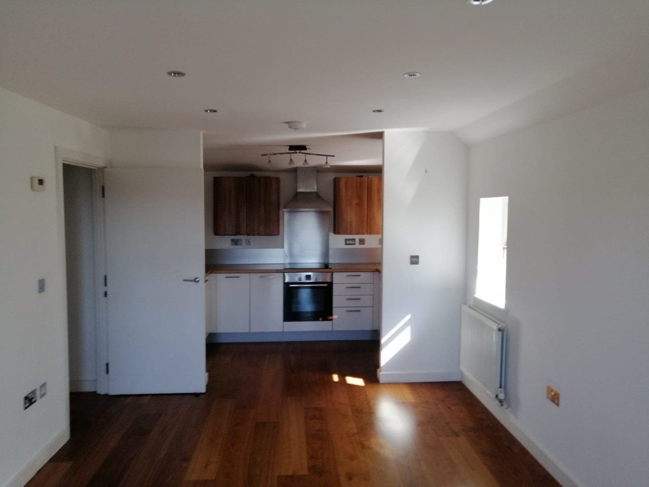 Bright and Spacious Two Bedroom Apartment to Rent in Lavender Hill