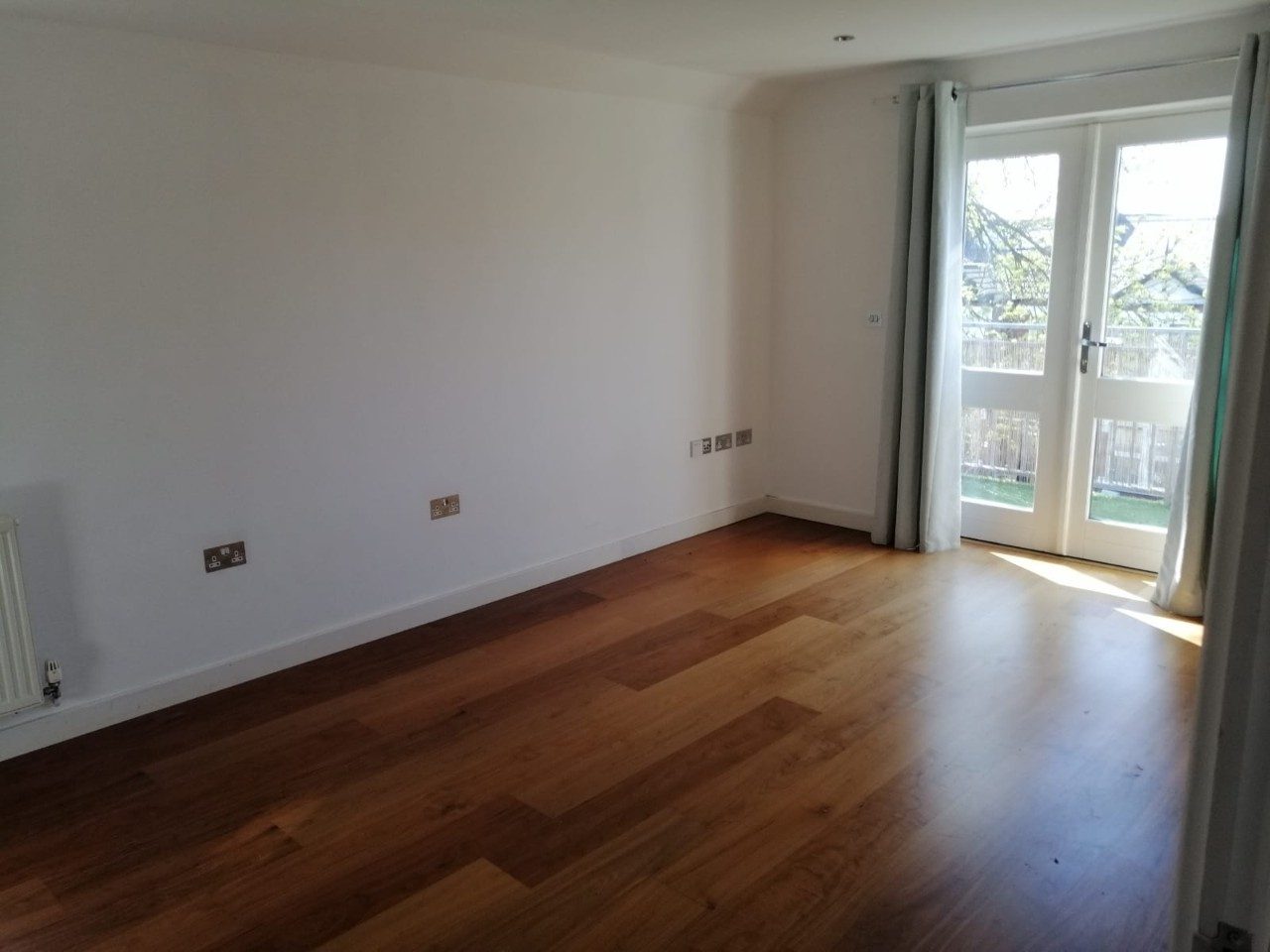 Bright and Spacious Two Bedroom Apartment to Rent in Lavender Hill