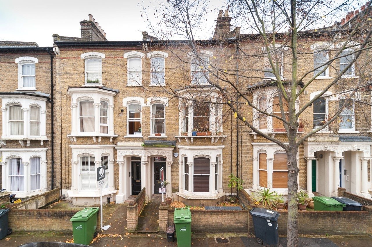 Stunning Central Brixton Apartment with Roof Terrace To Let The