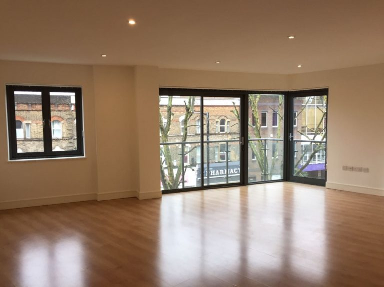 Spacious and Open Plan Two Bedroom Flat to Rent in Putney The Online