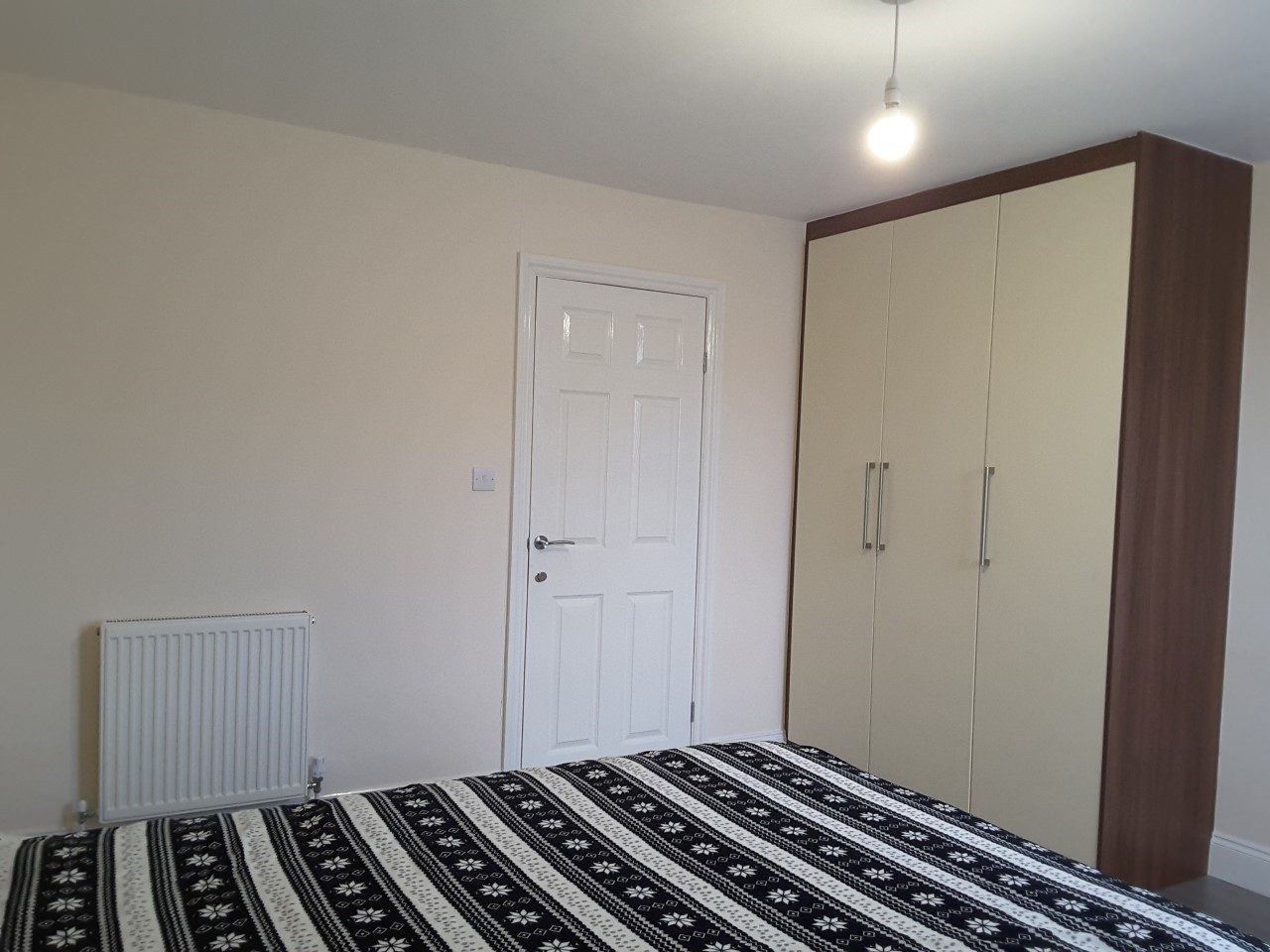 Double Bedroom for Rent in Flat Share with Live in Landlord, Hayes