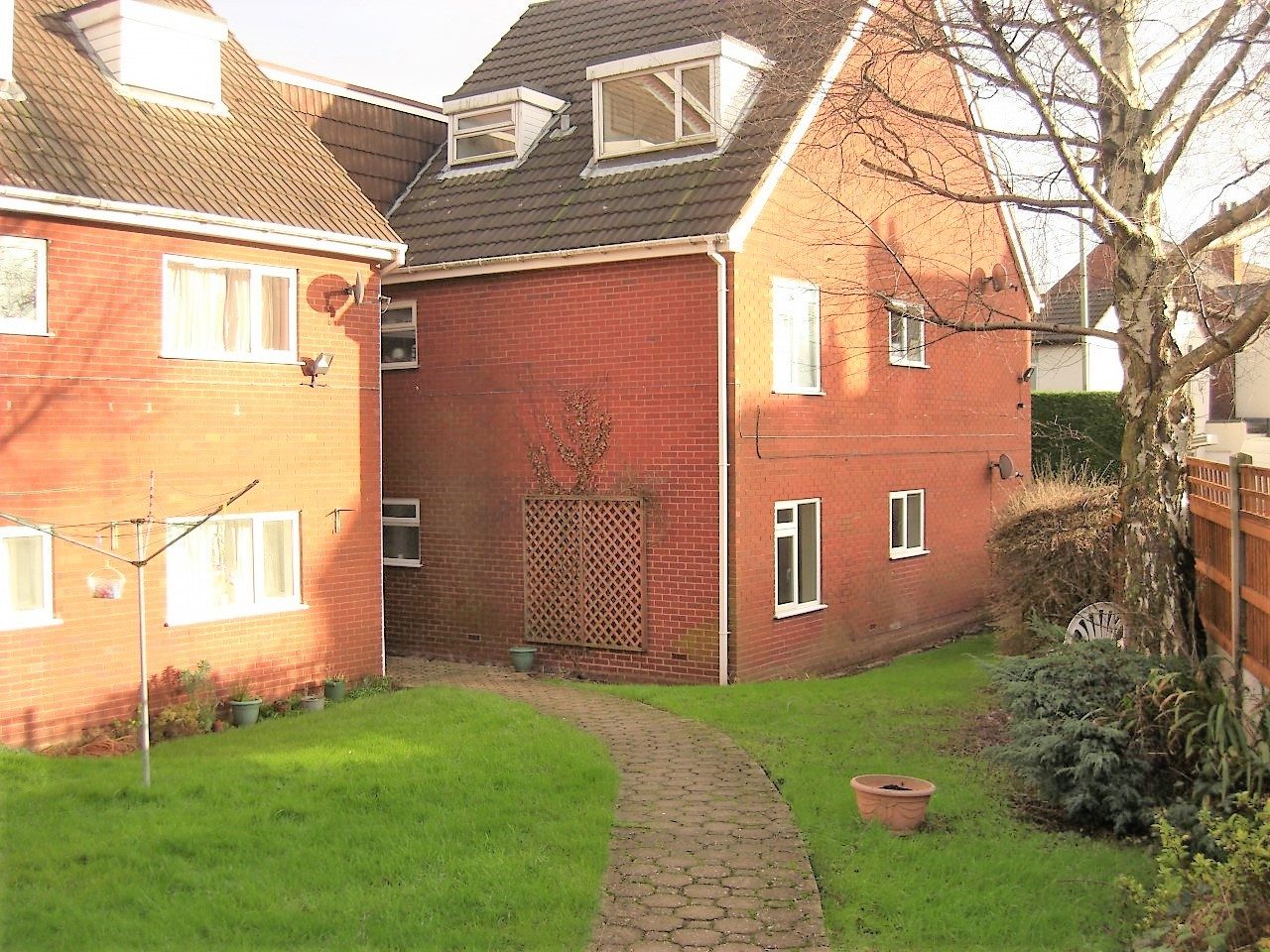 Stunning 2 Bed Apartment with Garage To Let in Brierley Hill The Online Letting
