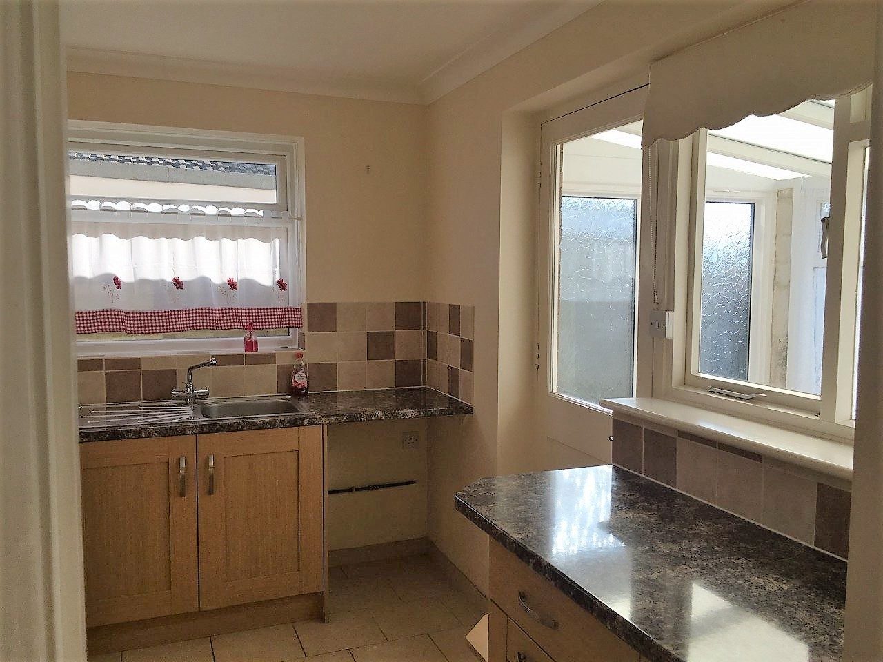 2 Bed Bungalow To Let in Dymchurch, Kent The Online Letting Agents Ltd