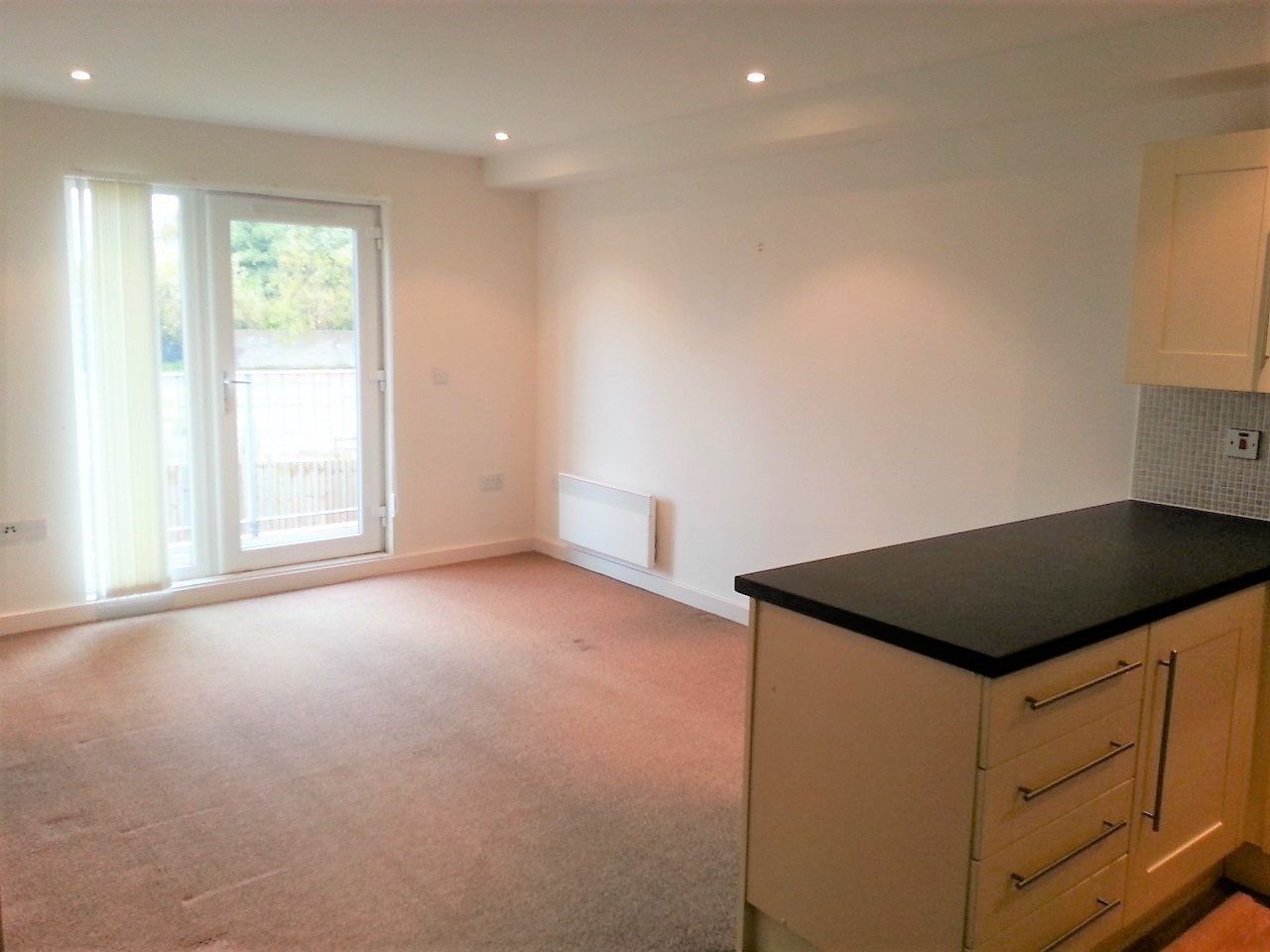 2 bed Flat to let in Wigan Prime Location. Close to Town/Rail/Bus